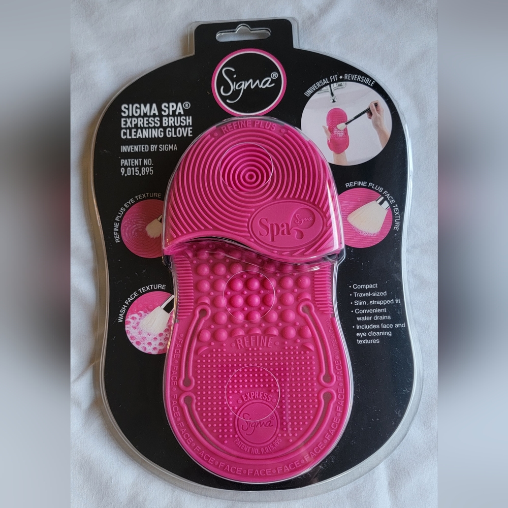 Sigma makeup brush cleaning glove